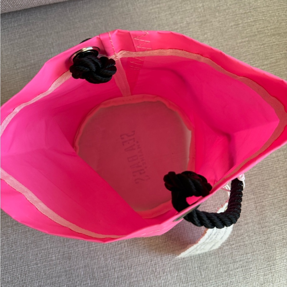 Maine Sea Bags ice bucket/caddy in Neon Pink with Black Rope Handles